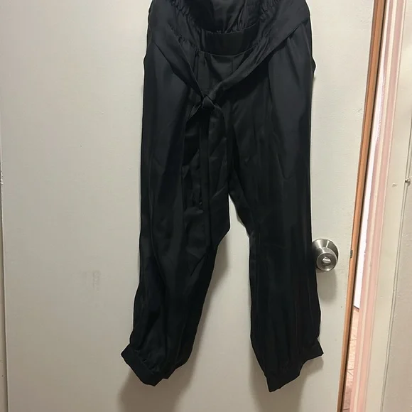 bebe brand new with tags summer Silk  jumpsuit size medium 34 inches chest - Picture 2 of 10